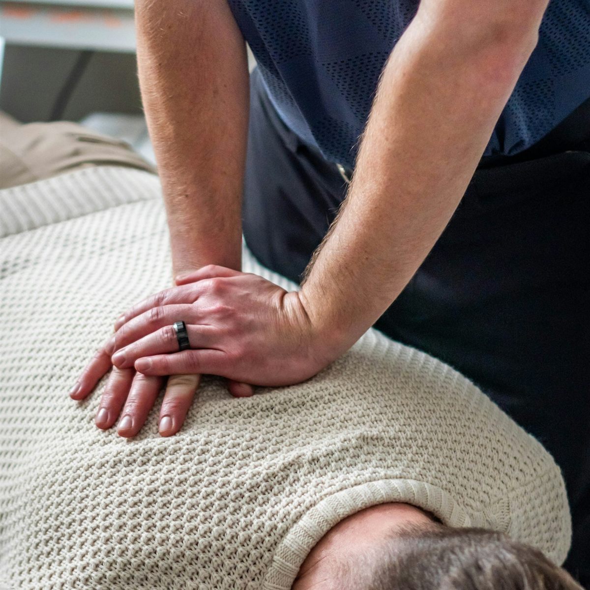 Trattamento manuale di osteopatia strutturale